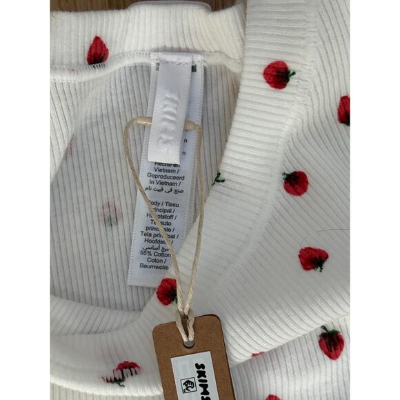 NWT SKIMS Cotton RIb T Shirt Snow Strawberry Print Size Small - Picture 9 of 9